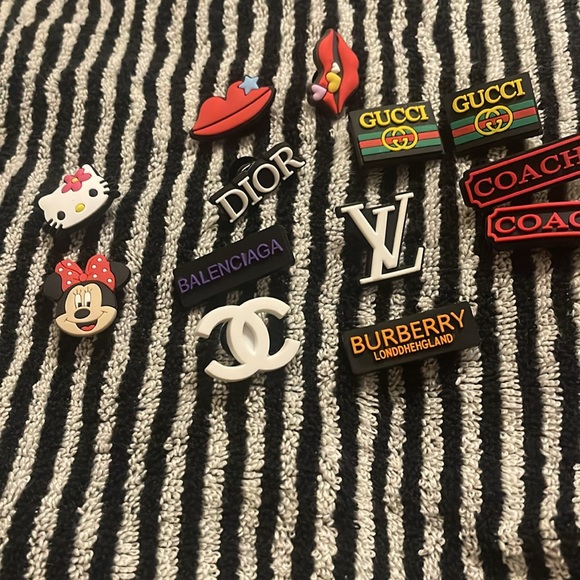 CROCS designer PVC shoes charms - Picture 3 of 3